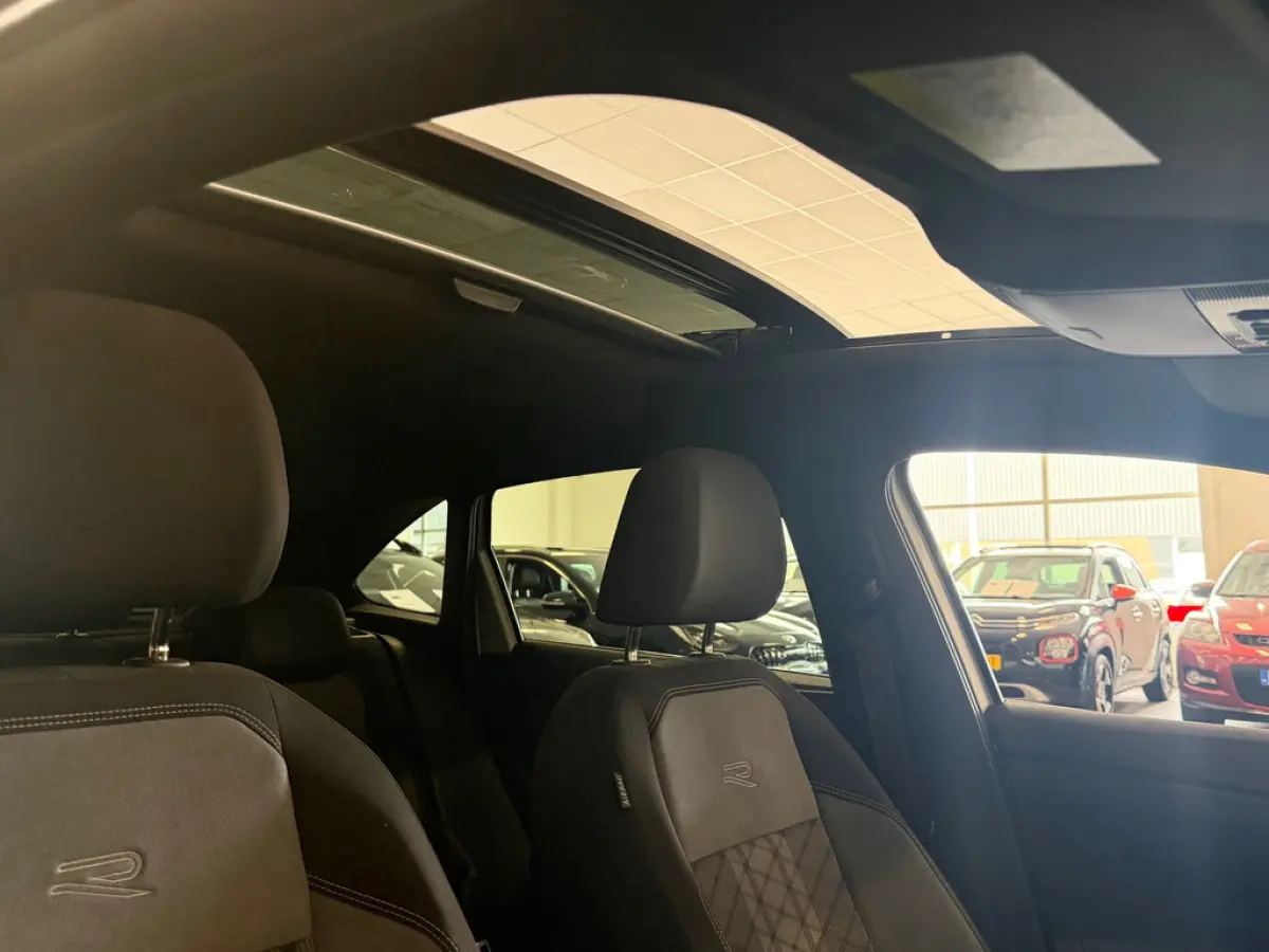 1.0 TSI R-Line CAP-PLAY, CRUISE, PANORAMA