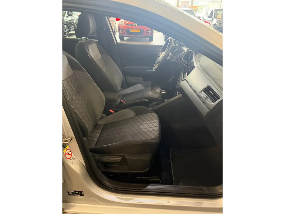 1.0 TSI R-Line CAP-PLAY, CRUISE, PANORAMA