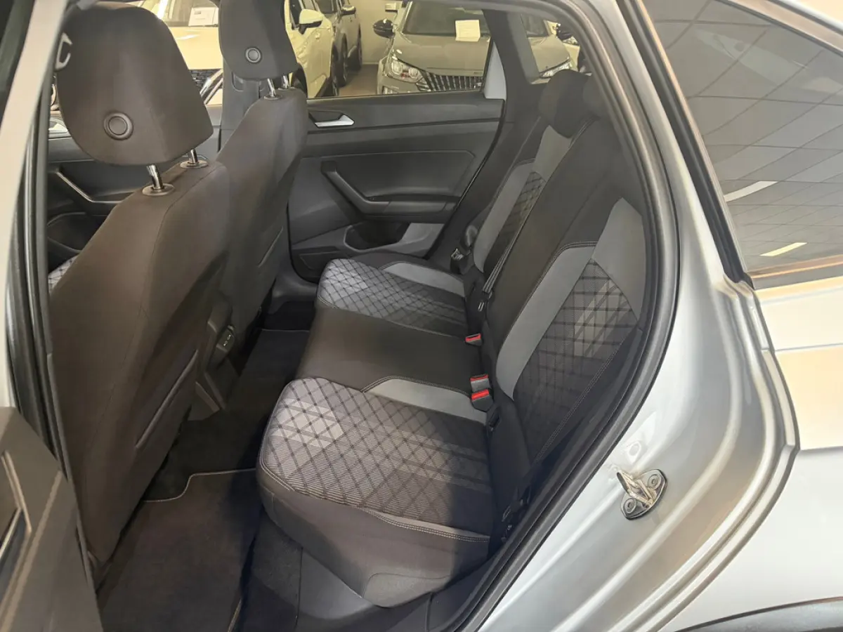 1.0 TSI R-Line CAP-PLAY, CRUISE, PANORAMA