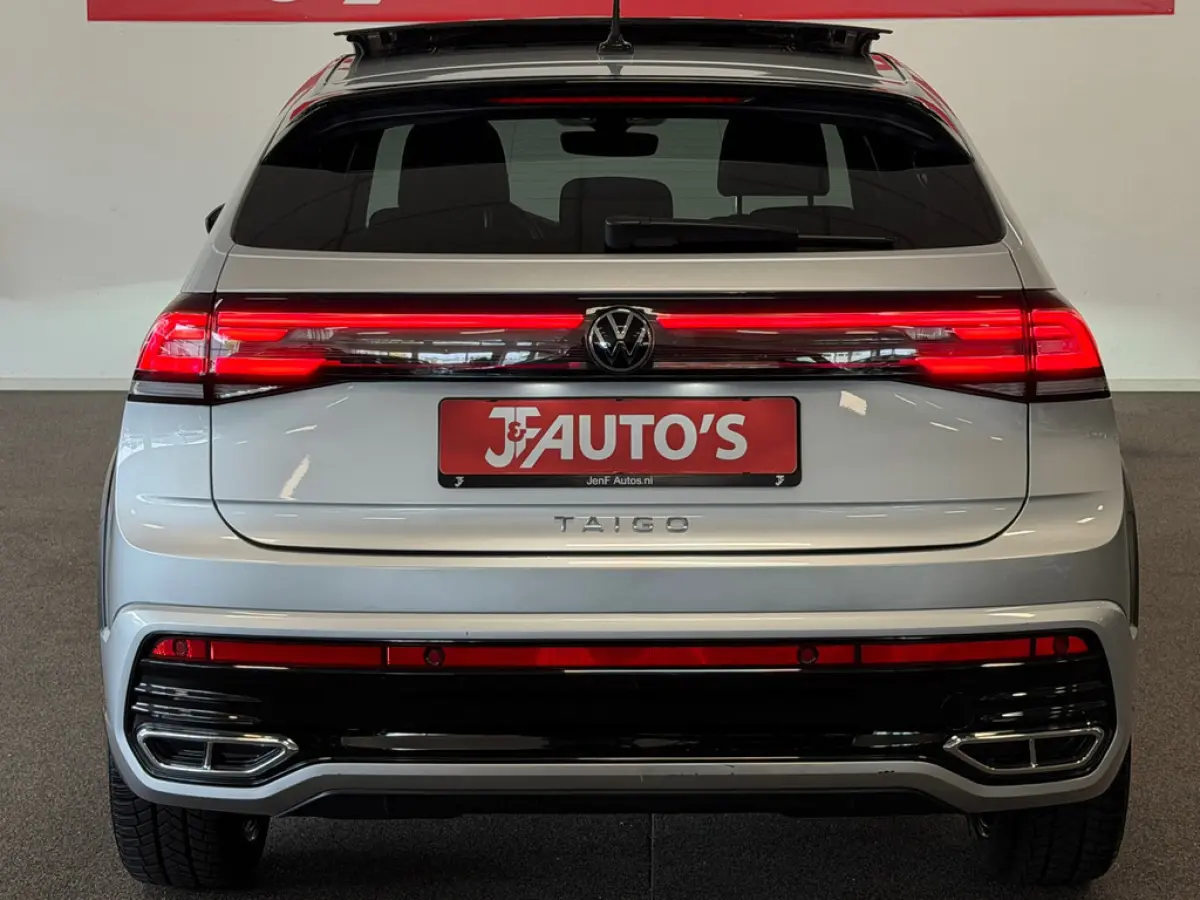 1.0 TSI R-Line CAP-PLAY, CRUISE, PANORAMA