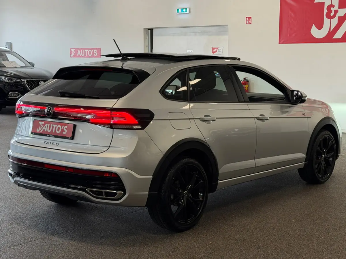 1.0 TSI R-Line CAP-PLAY, CRUISE, PANORAMA