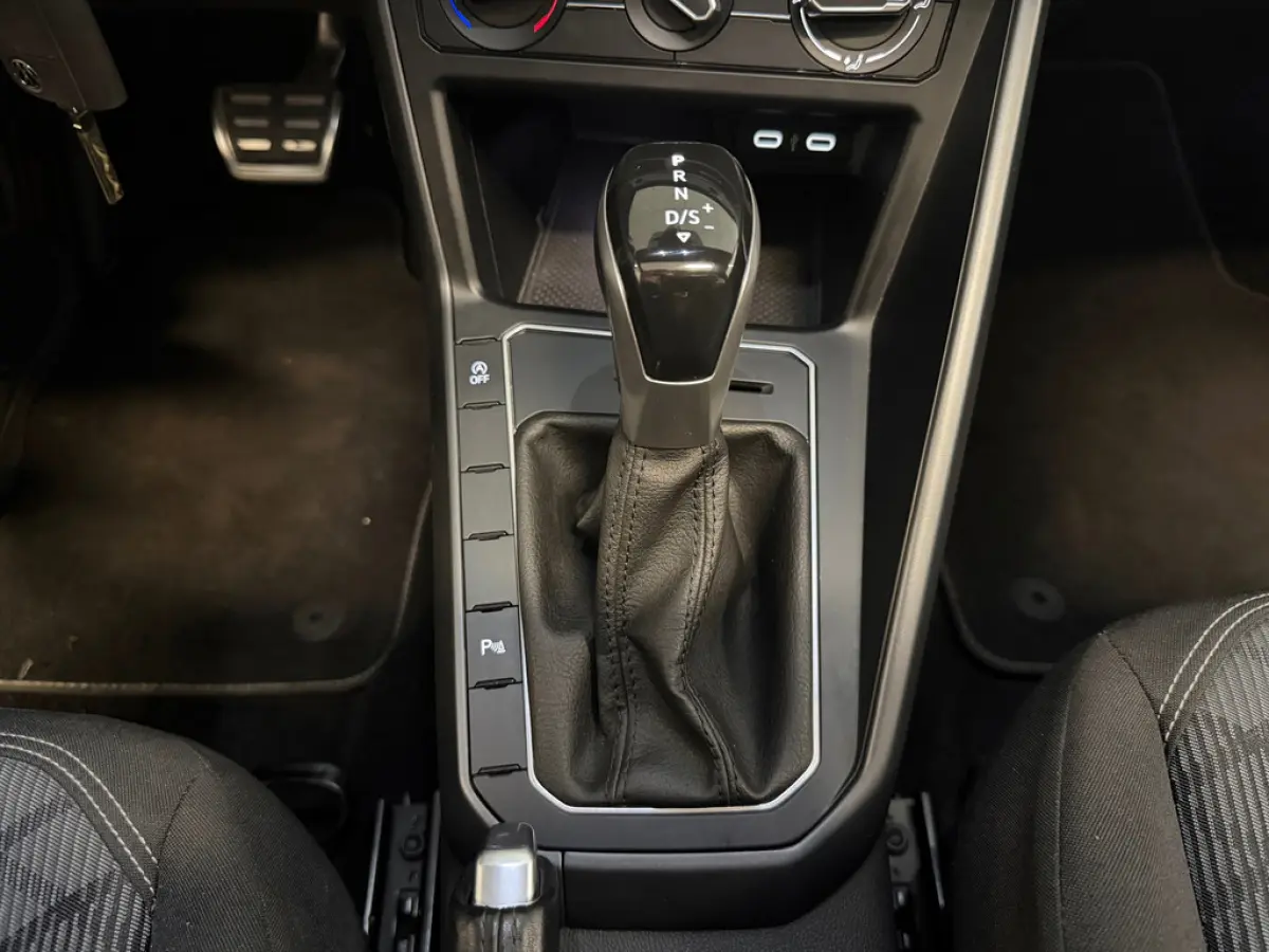 1.0 TSI R-Line CAP-PLAY, CRUISE, PANORAMA