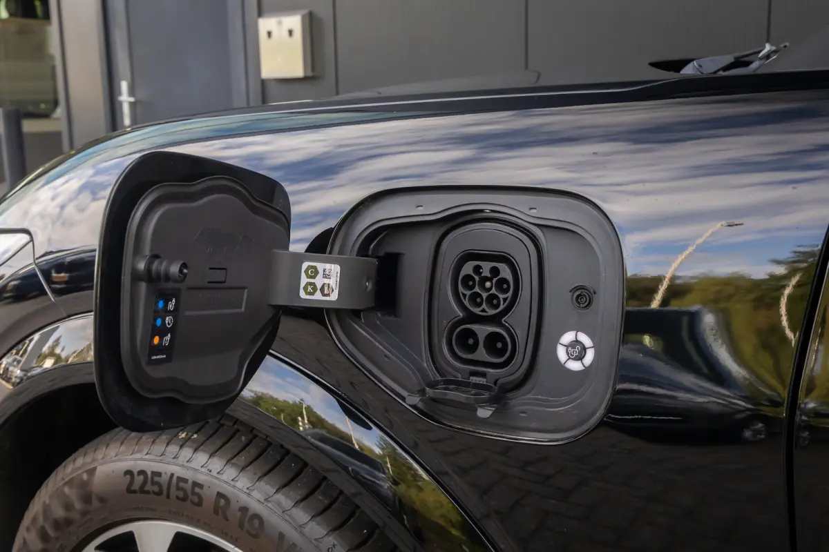 98KWH RWD Premium | Pano-dak | 360 Camera | Elektrische klep | B&O audio | Technology pack+ | Standkacehel | Apple/Android Carplay | FULL OPTION!