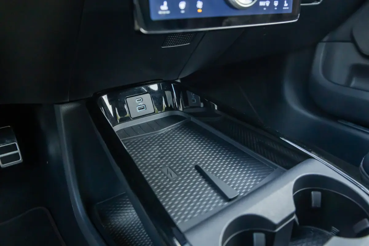 98KWH RWD Premium | Pano-dak | 360 Camera | Elektrische klep | B&O audio | Technology pack+ | Standkacehel | Apple/Android Carplay | FULL OPTION!