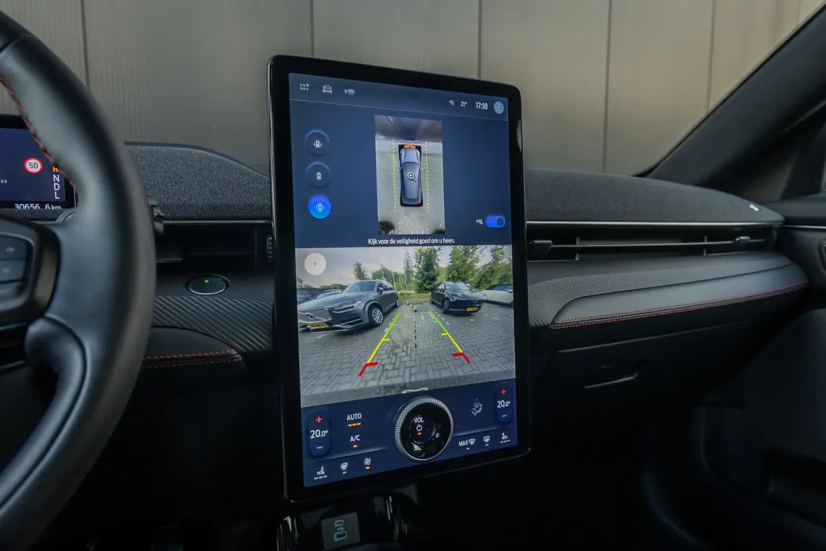 98KWH RWD Premium | Pano-dak | 360 Camera | Elektrische klep | B&O audio | Technology pack+ | Standkacehel | Apple/Android Carplay | FULL OPTION!