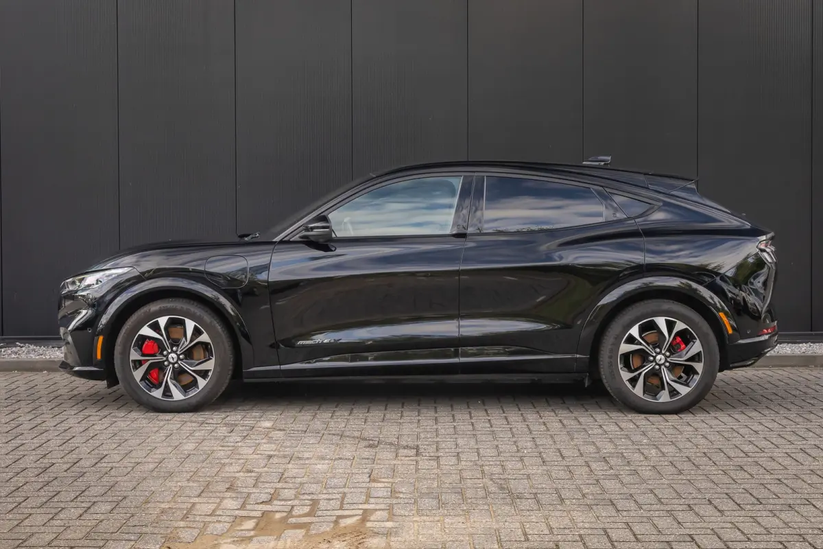 98KWH RWD Premium | Pano-dak | 360 Camera | Elektrische klep | B&O audio | Technology pack+ | Standkacehel | Apple/Android Carplay | FULL OPTION!