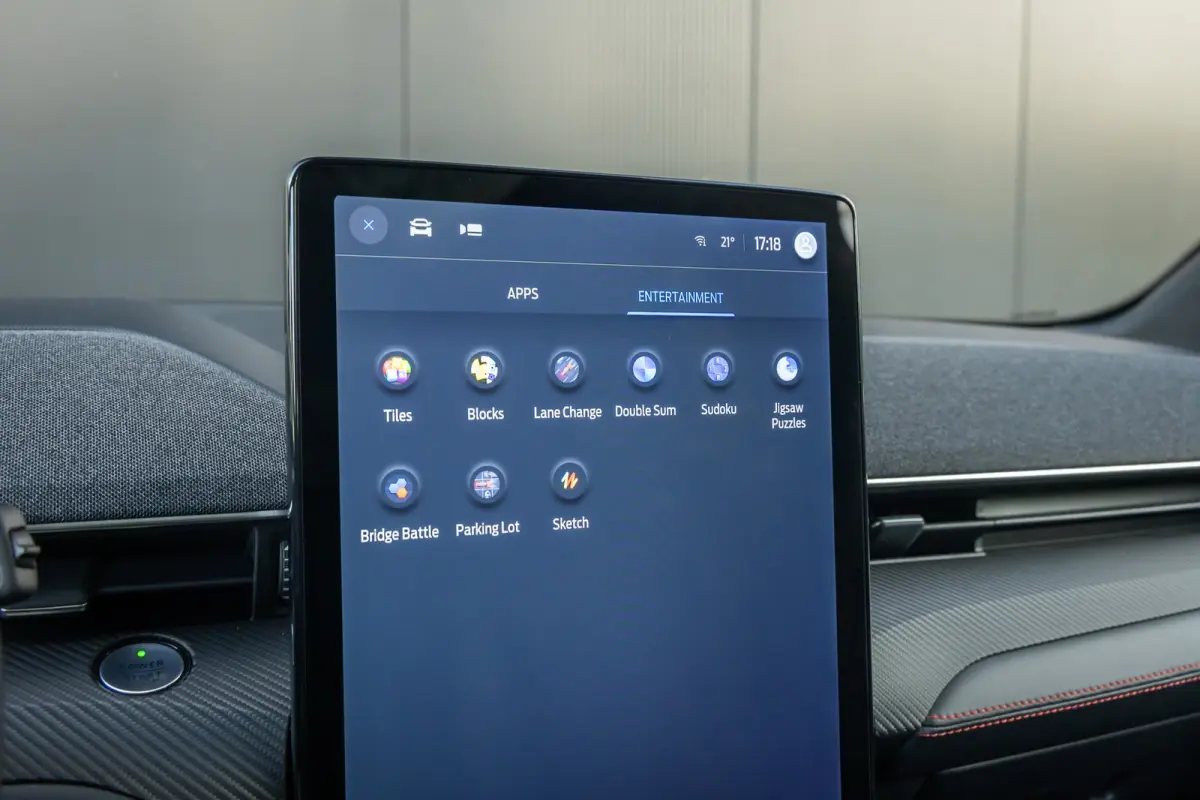 98KWH RWD Premium | Pano-dak | 360 Camera | Elektrische klep | B&O audio | Technology pack+ | Standkacehel | Apple/Android Carplay | FULL OPTION!
