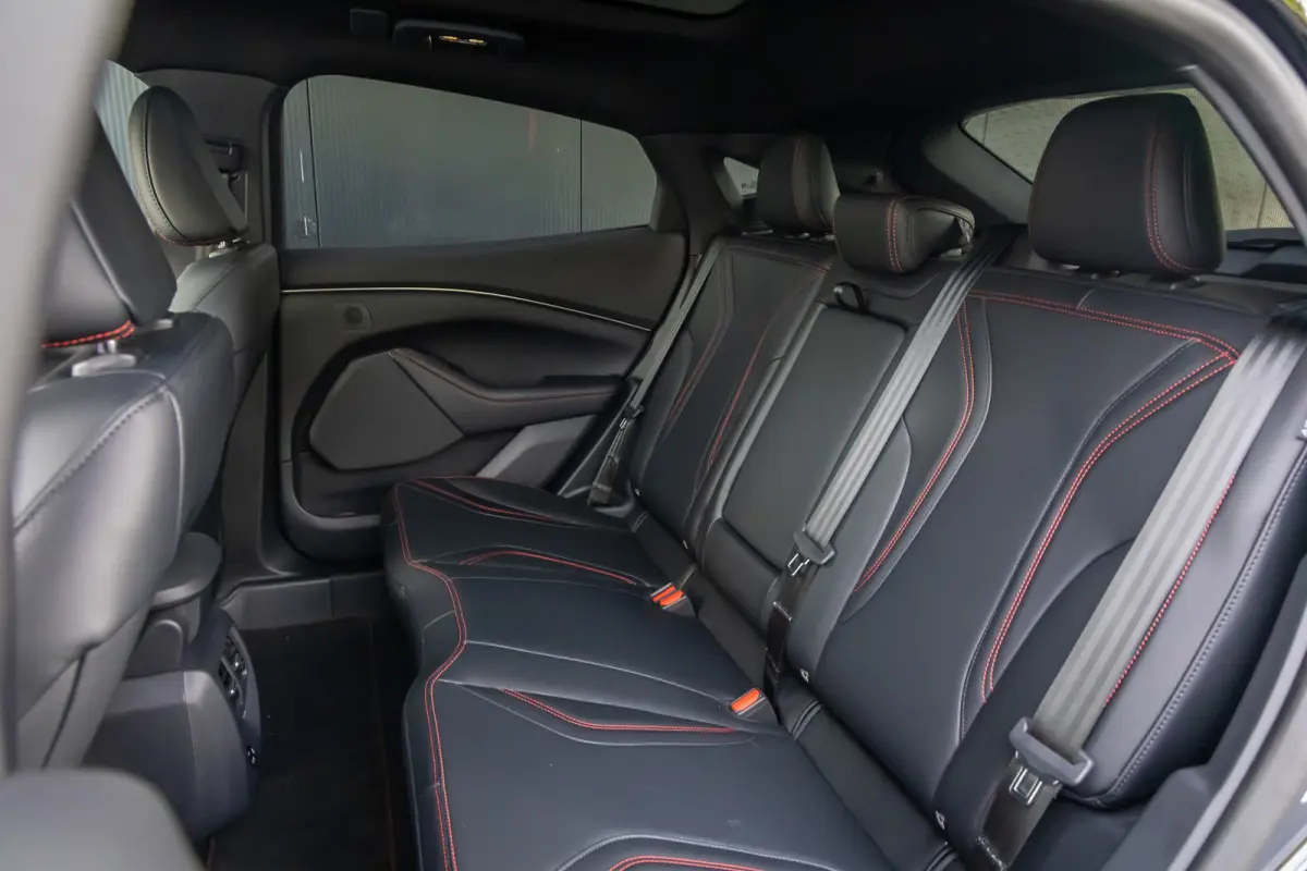 98KWH RWD Premium | Pano-dak | 360 Camera | Elektrische klep | B&O audio | Technology pack+ | Standkacehel | Apple/Android Carplay | FULL OPTION!