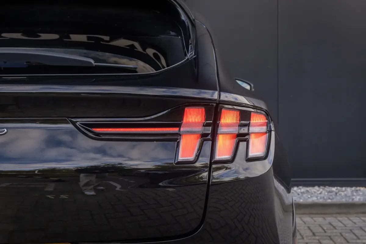 98KWH RWD Premium | Pano-dak | 360 Camera | Elektrische klep | B&O audio | Technology pack+ | Standkacehel | Apple/Android Carplay | FULL OPTION!