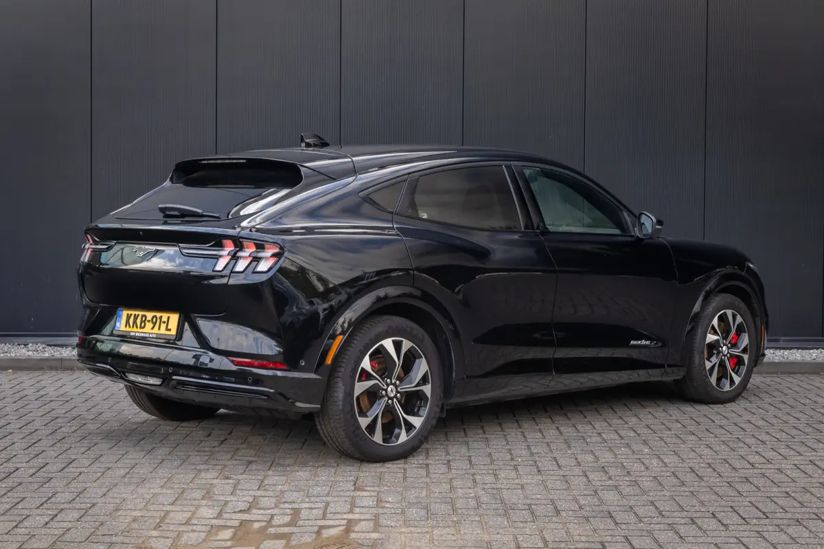 98KWH RWD Premium | Pano-dak | 360 Camera | Elektrische klep | B&O audio | Technology pack+ | Standkacehel | Apple/Android Carplay | FULL OPTION!