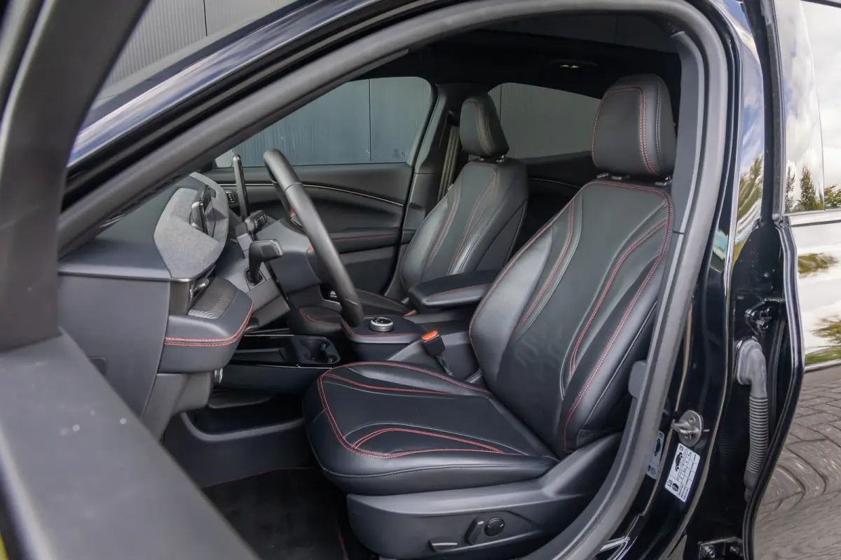 98KWH RWD Premium | Pano-dak | 360 Camera | Elektrische klep | B&O audio | Technology pack+ | Standkacehel | Apple/Android Carplay | FULL OPTION!