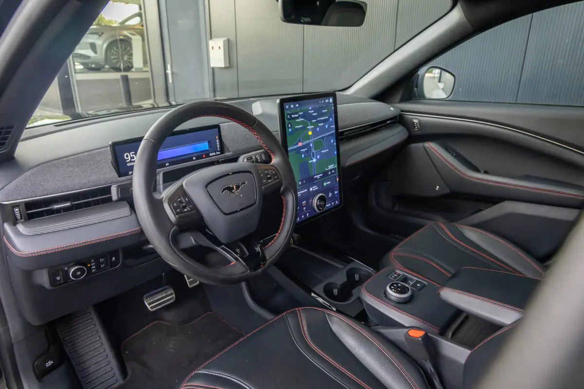 98KWH RWD Premium | Pano-dak | 360 Camera | Elektrische klep | B&O audio | Technology pack+ | Standkacehel | Apple/Android Carplay | FULL OPTION!