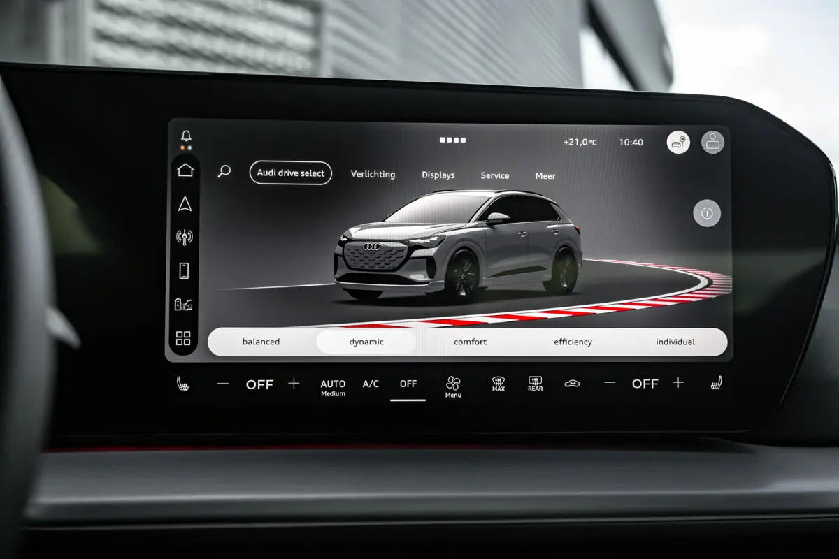 S edition | Achterklep, automatisch bedienbaar | Achteruitrijcamera | Adaptive cruise control