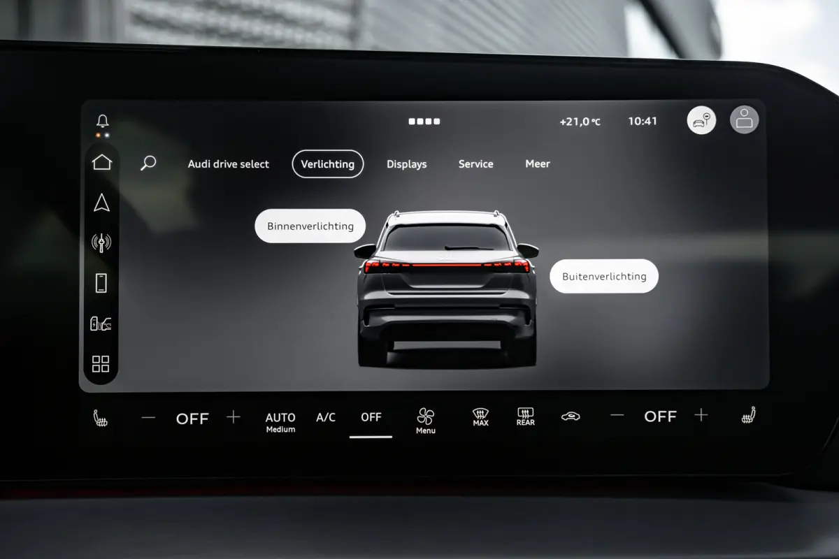 S edition | Achterklep, automatisch bedienbaar | Achteruitrijcamera | Adaptive cruise control