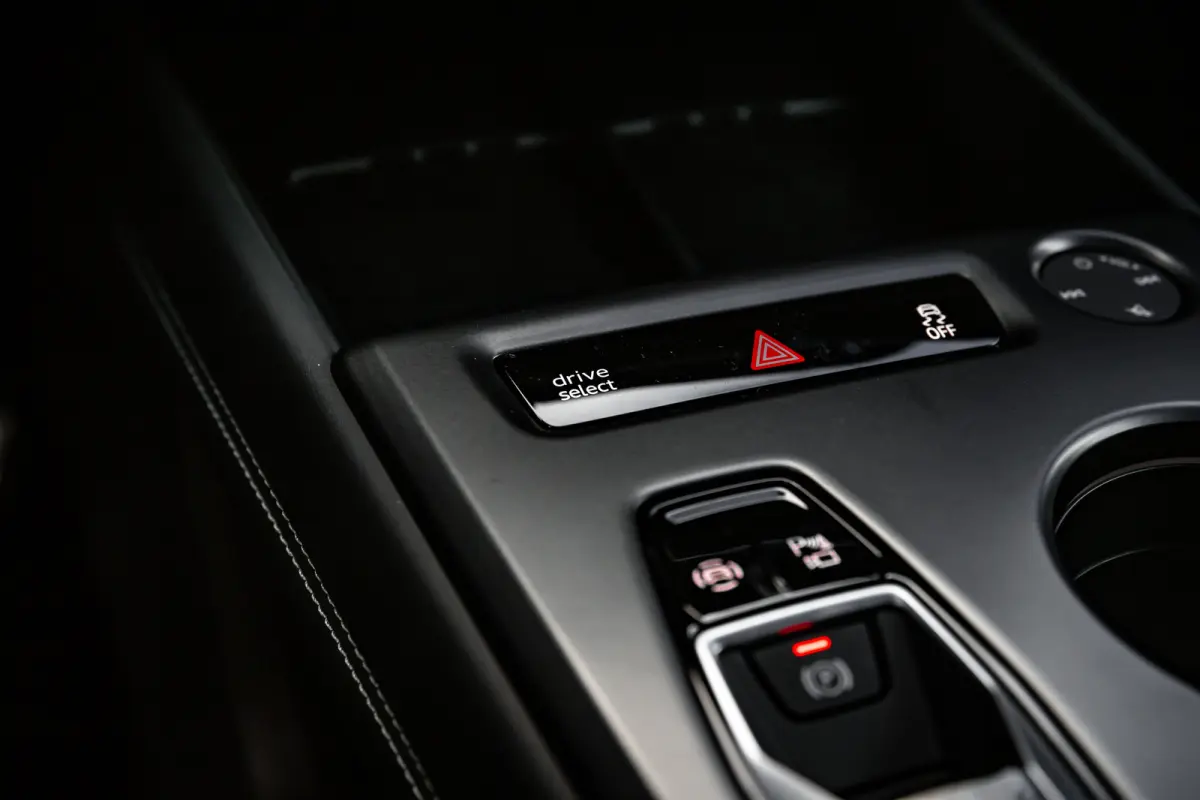 S edition | Achterklep, automatisch bedienbaar | Achteruitrijcamera | Adaptive cruise control