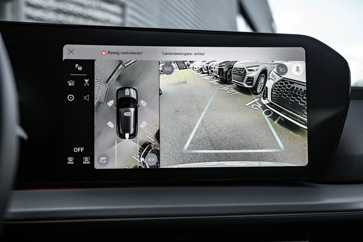 S edition | Achterklep, automatisch bedienbaar | Achteruitrijcamera | Adaptive cruise control