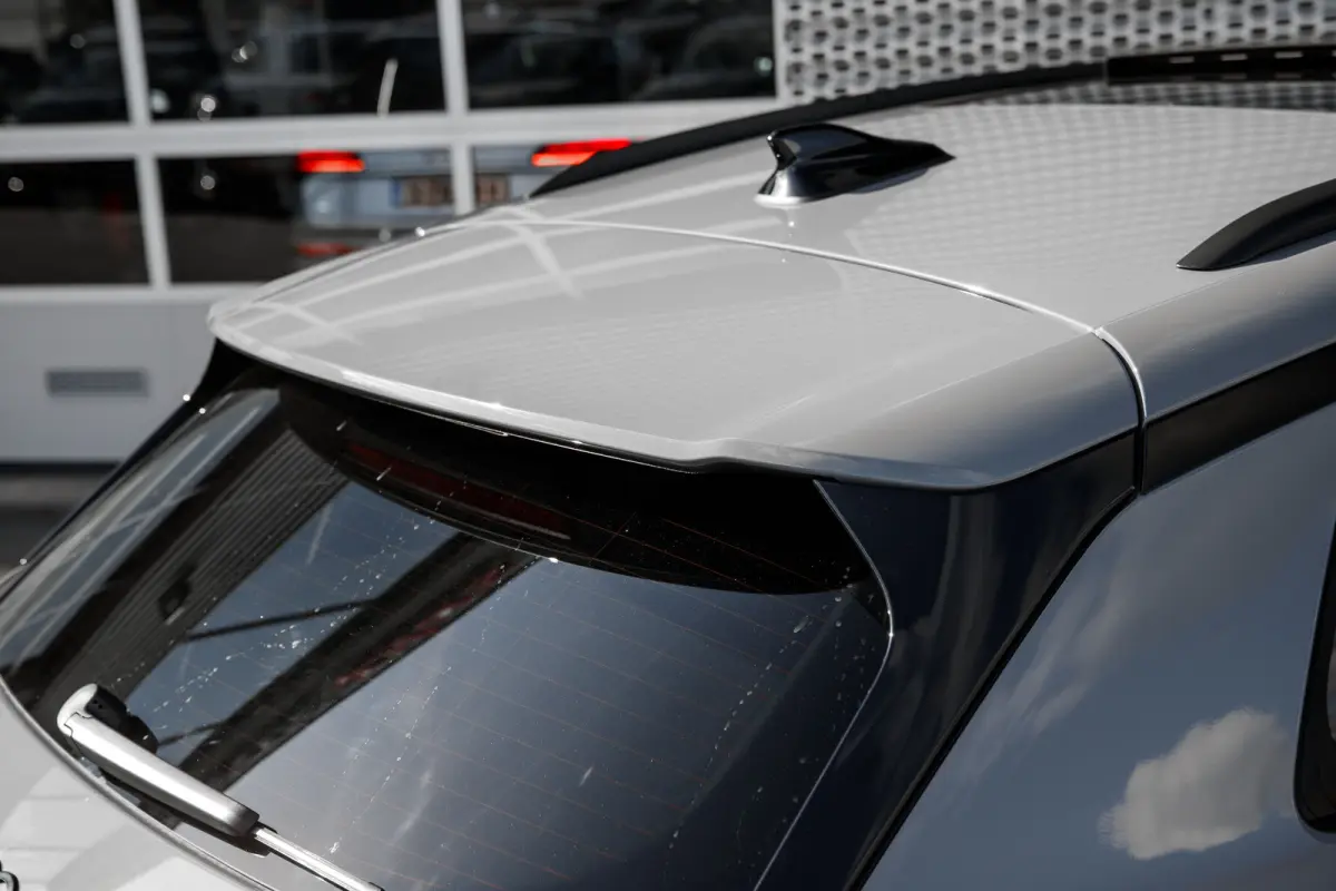 S edition | Achterklep, automatisch bedienbaar | Achteruitrijcamera | Adaptive cruise control