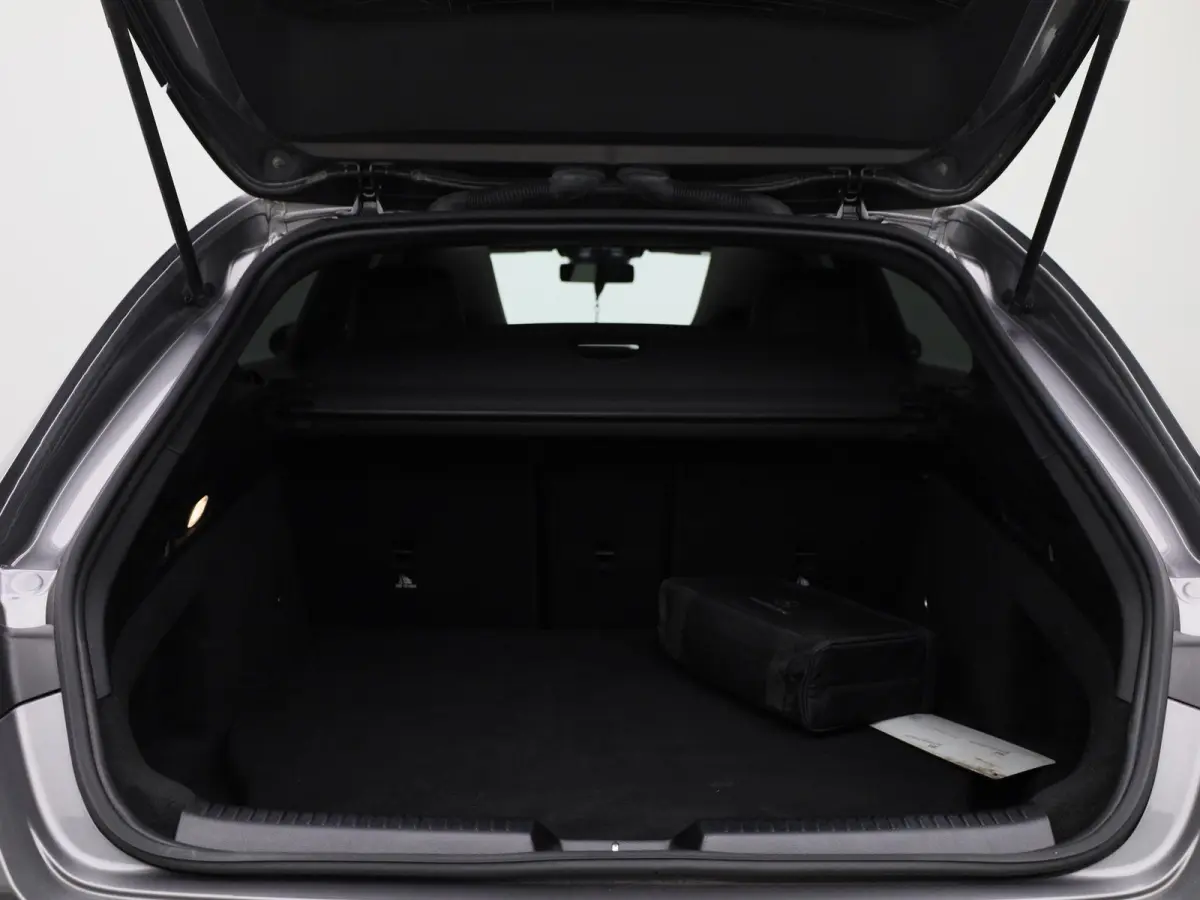 250 e AMG Line | Automaat | Panoramadak | Apple Carplay / Android Auto | Trekhaak | Stoelverwarming | Memoryseats | Sfeerverlichting | Leder | Camera | Parkeer sensoren | Navigatie | Virtual