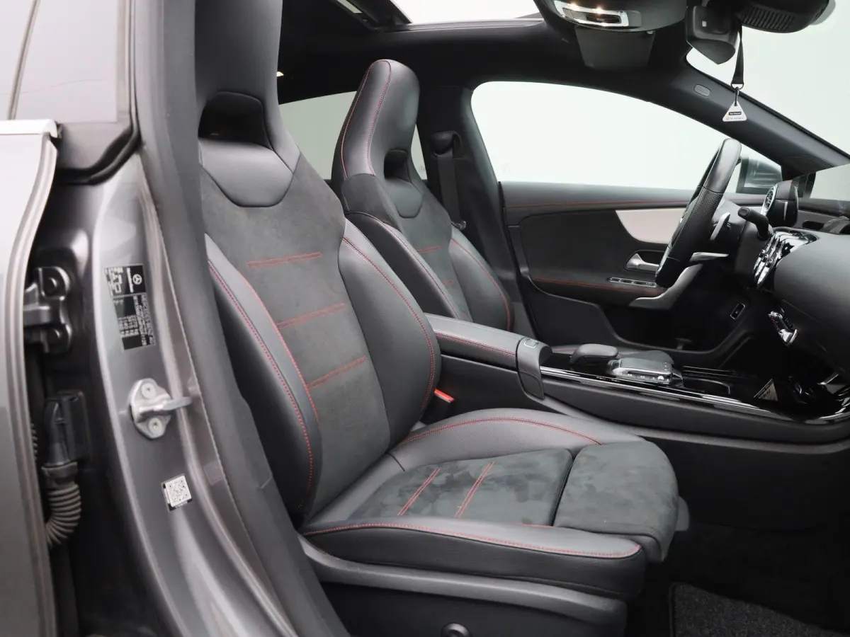 250 e AMG Line | Automaat | Panoramadak | Apple Carplay / Android Auto | Trekhaak | Stoelverwarming | Memoryseats | Sfeerverlichting | Leder | Camera | Parkeer sensoren | Navigatie | Virtual