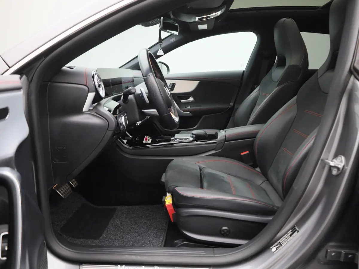 250 e AMG Line | Automaat | Panoramadak | Apple Carplay / Android Auto | Trekhaak | Stoelverwarming | Memoryseats | Sfeerverlichting | Leder | Camera | Parkeer sensoren | Navigatie | Virtual