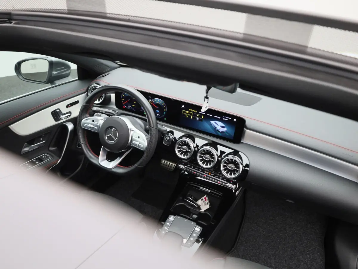 250 e AMG Line | Automaat | Panoramadak | Apple Carplay / Android Auto | Trekhaak | Stoelverwarming | Memoryseats | Sfeerverlichting | Leder | Camera | Parkeer sensoren | Navigatie | Virtual