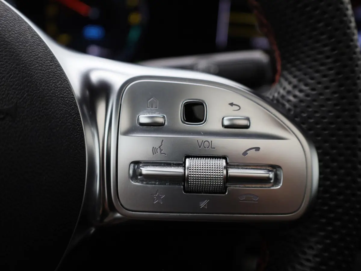 250 e AMG Line | Automaat | Panoramadak | Apple Carplay / Android Auto | Trekhaak | Stoelverwarming | Memoryseats | Sfeerverlichting | Leder | Camera | Parkeer sensoren | Navigatie | Virtual