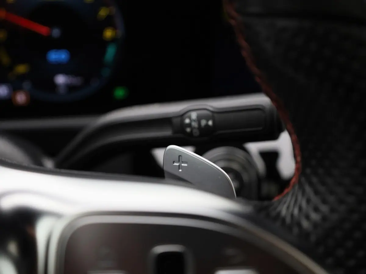 250 e AMG Line | Automaat | Panoramadak | Apple Carplay / Android Auto | Trekhaak | Stoelverwarming | Memoryseats | Sfeerverlichting | Leder | Camera | Parkeer sensoren | Navigatie | Virtual