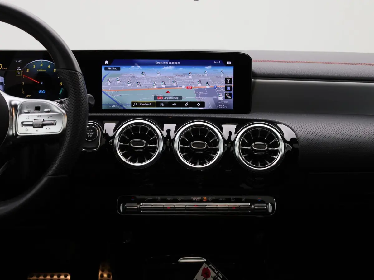 250 e AMG Line | Automaat | Panoramadak | Apple Carplay / Android Auto | Trekhaak | Stoelverwarming | Memoryseats | Sfeerverlichting | Leder | Camera | Parkeer sensoren | Navigatie | Virtual