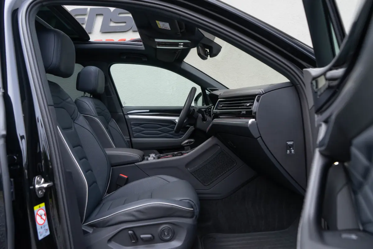3.0 TSI eHybrid 4MOTION / Puglia/ Top View/ Head-Up Display/ Trekhaak/ Panoramadak/ 280kW (381PK)