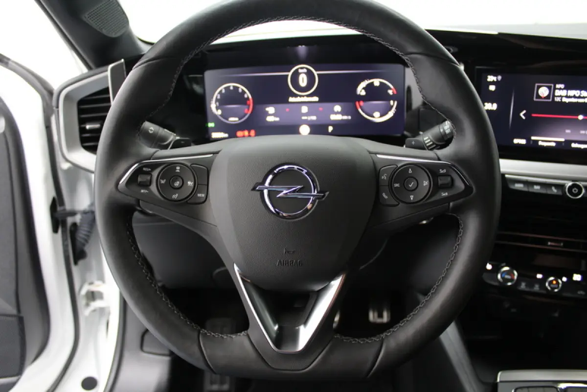 1.2 Turbo Level 5 131PK, RIJKLAAR | AUTOMAAT |STUURVERWARMING | LEER/ALCANTARA | CAMERA | PARKEERSENSOREN