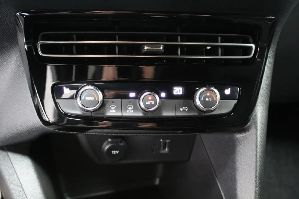 1.2 Turbo Level 5 131PK, RIJKLAAR | AUTOMAAT |STUURVERWARMING | LEER/ALCANTARA | CAMERA | PARKEERSENSOREN