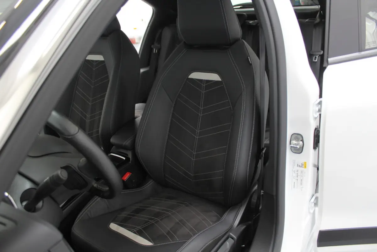1.2 Turbo Level 5 131PK, RIJKLAAR | AUTOMAAT |STUURVERWARMING | LEER/ALCANTARA | CAMERA | PARKEERSENSOREN