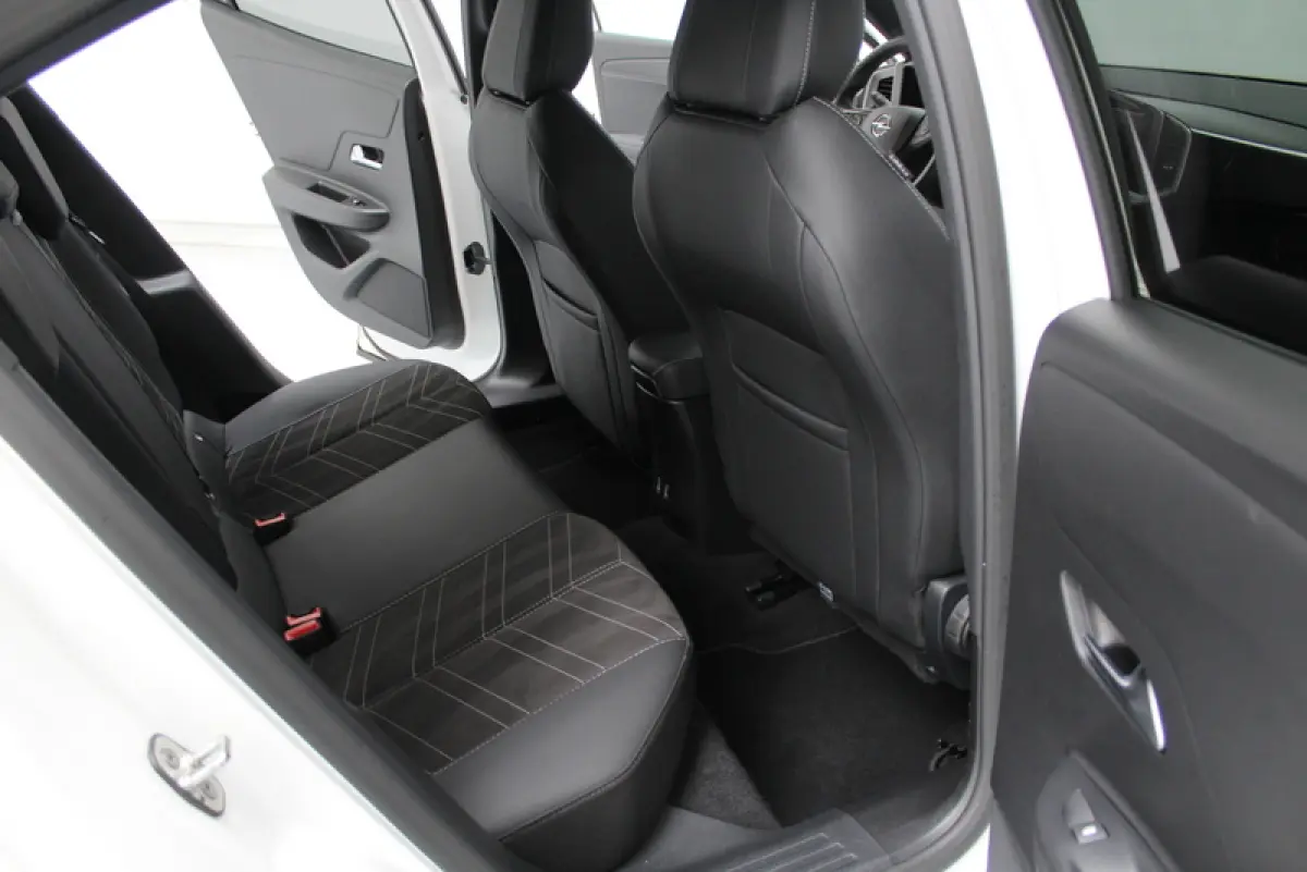 1.2 Turbo Level 5 131PK, RIJKLAAR | AUTOMAAT |STUURVERWARMING | LEER/ALCANTARA | CAMERA | PARKEERSENSOREN