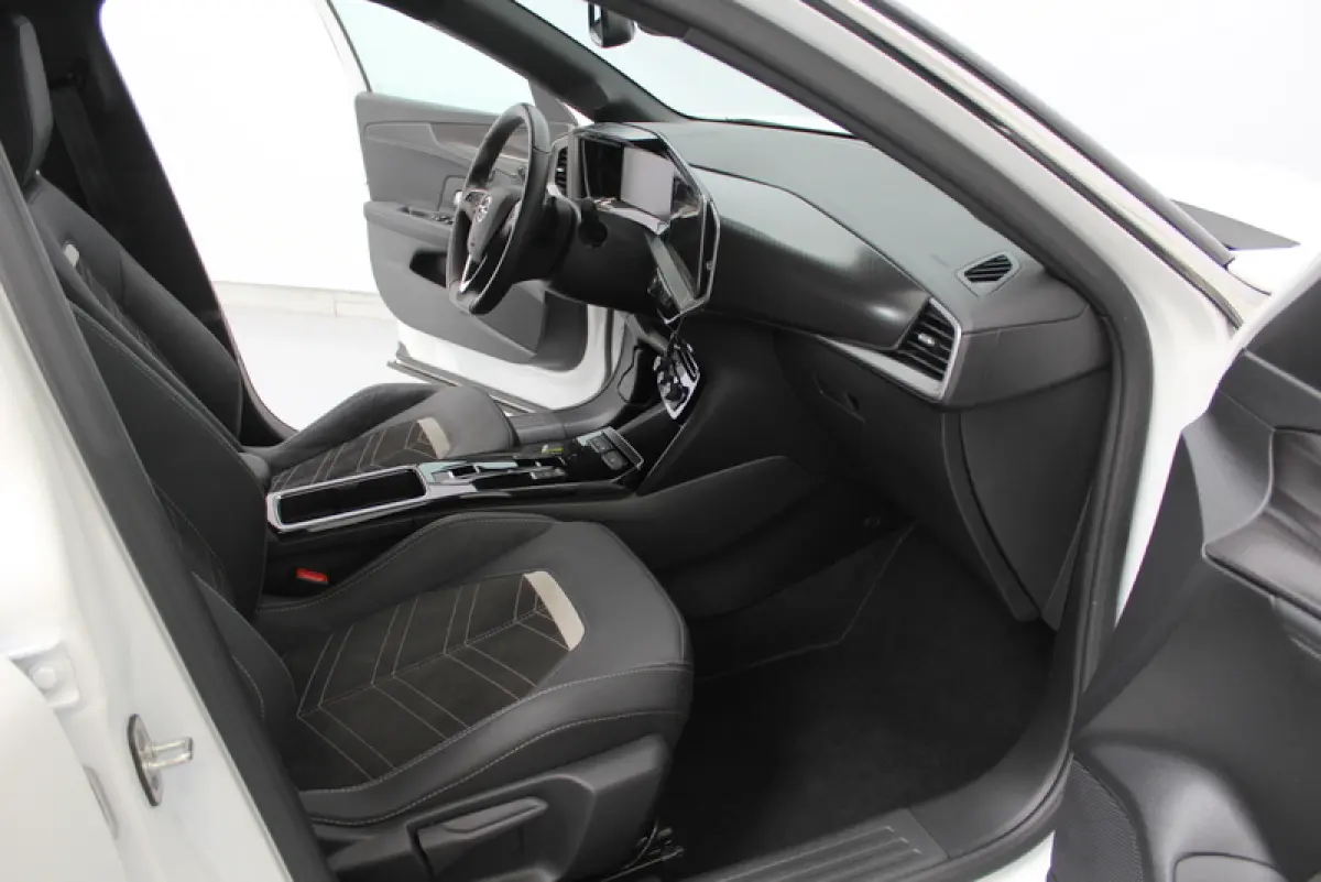 1.2 Turbo Level 5 131PK, RIJKLAAR | AUTOMAAT |STUURVERWARMING | LEER/ALCANTARA | CAMERA | PARKEERSENSOREN