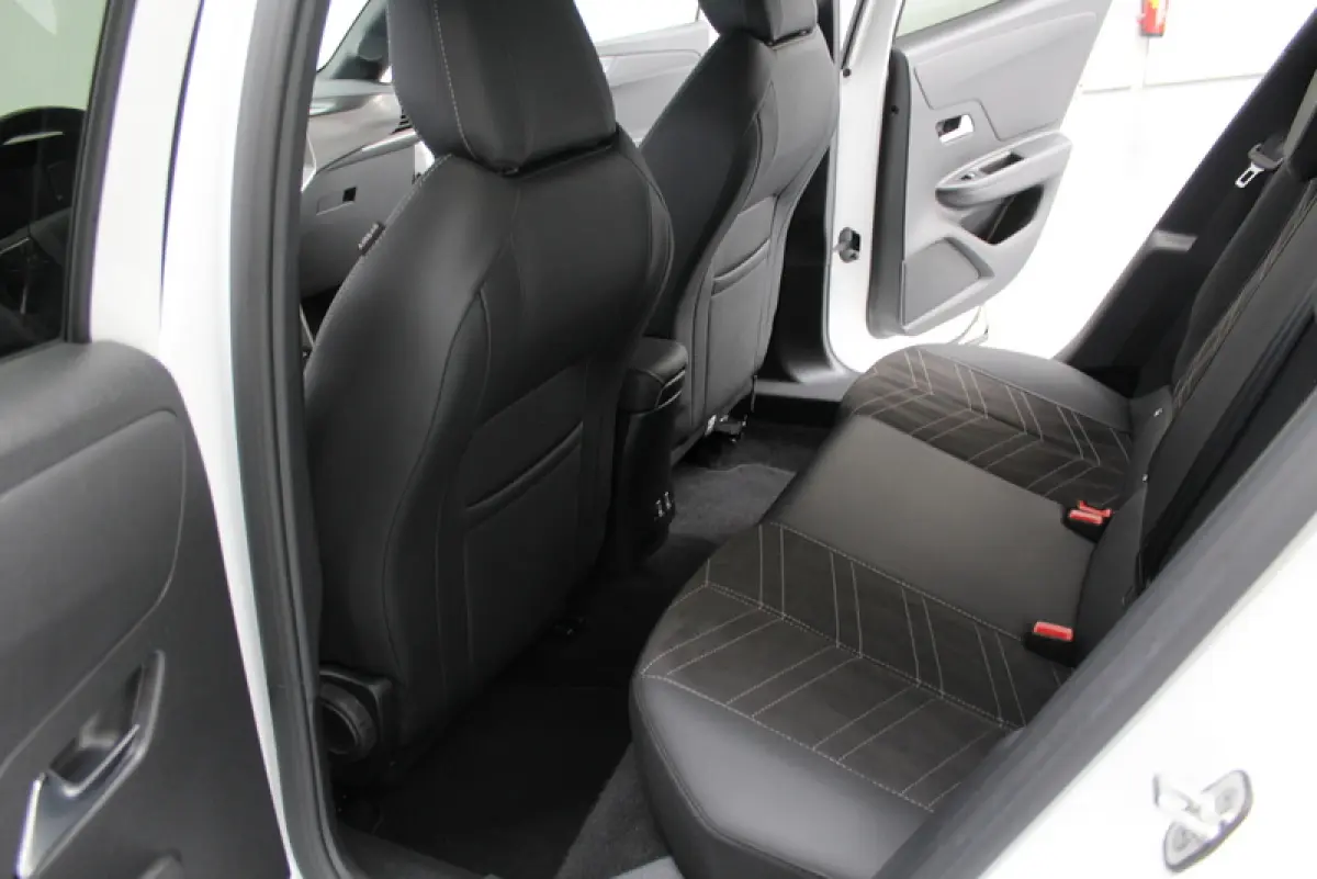 1.2 Turbo Level 5 131PK, RIJKLAAR | AUTOMAAT |STUURVERWARMING | LEER/ALCANTARA | CAMERA | PARKEERSENSOREN