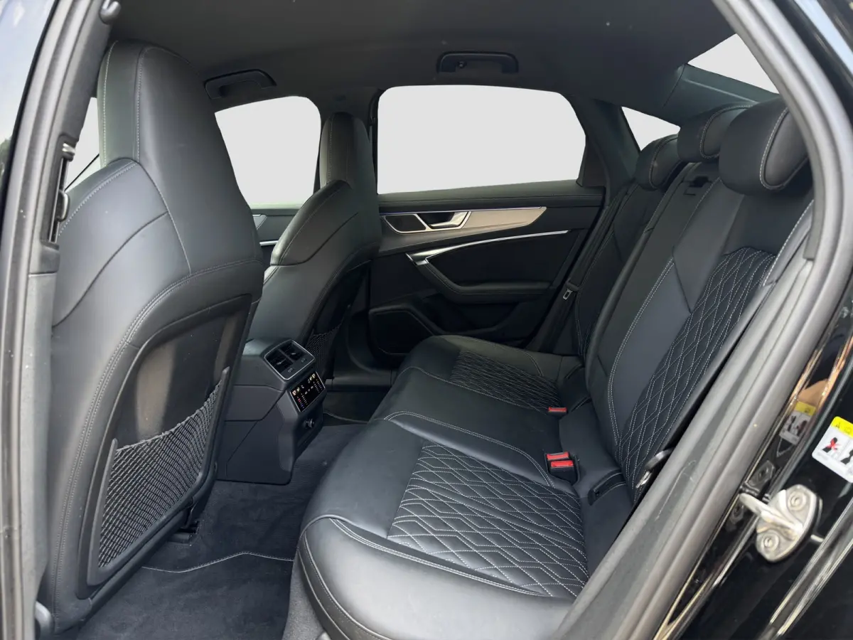 55 TFSI e quattro | RS stoelen | Trekhaak | Matrix | 360 | Sfeerverlichting | 20 inch | Carplay | Magnetic Ride