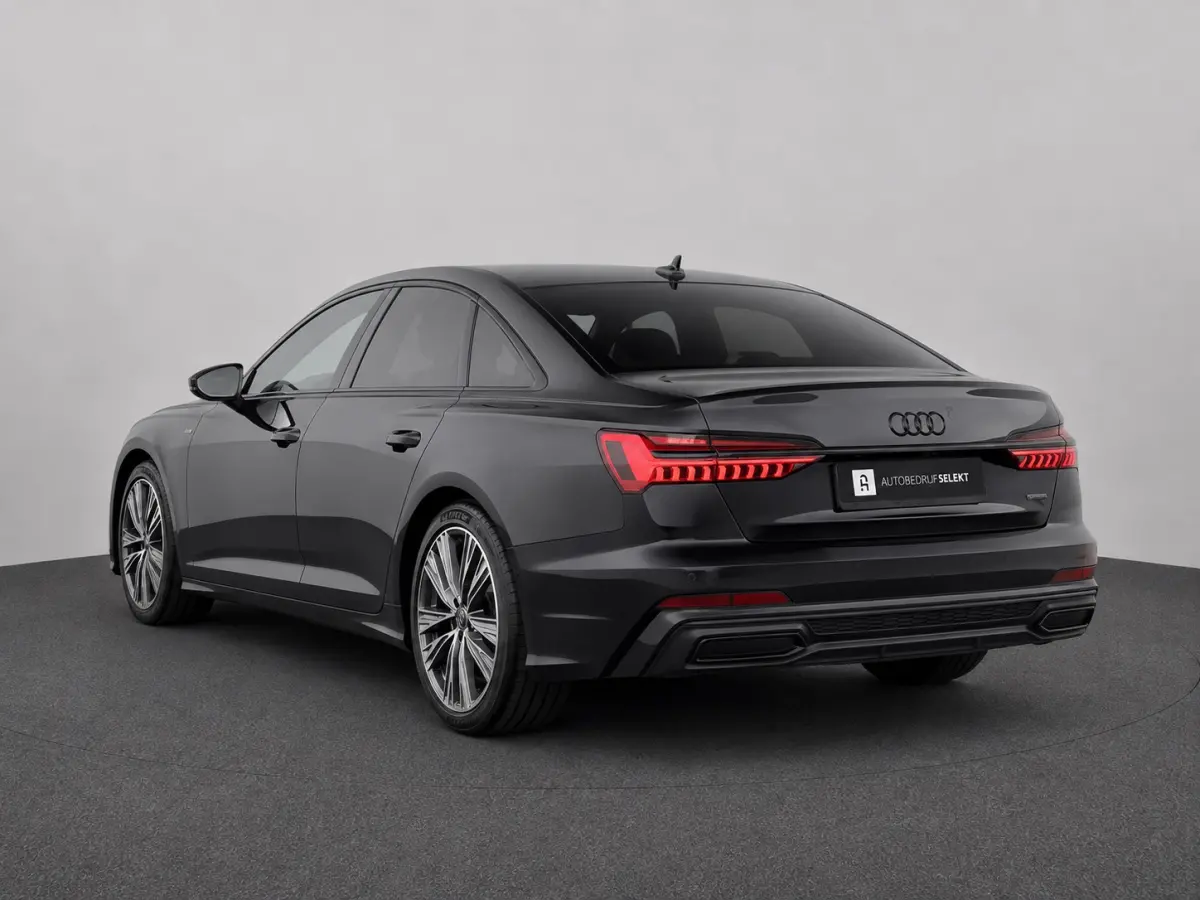 55 TFSI e quattro | RS stoelen | Trekhaak | Matrix | 360 | Sfeerverlichting | 20 inch | Carplay | Magnetic Ride