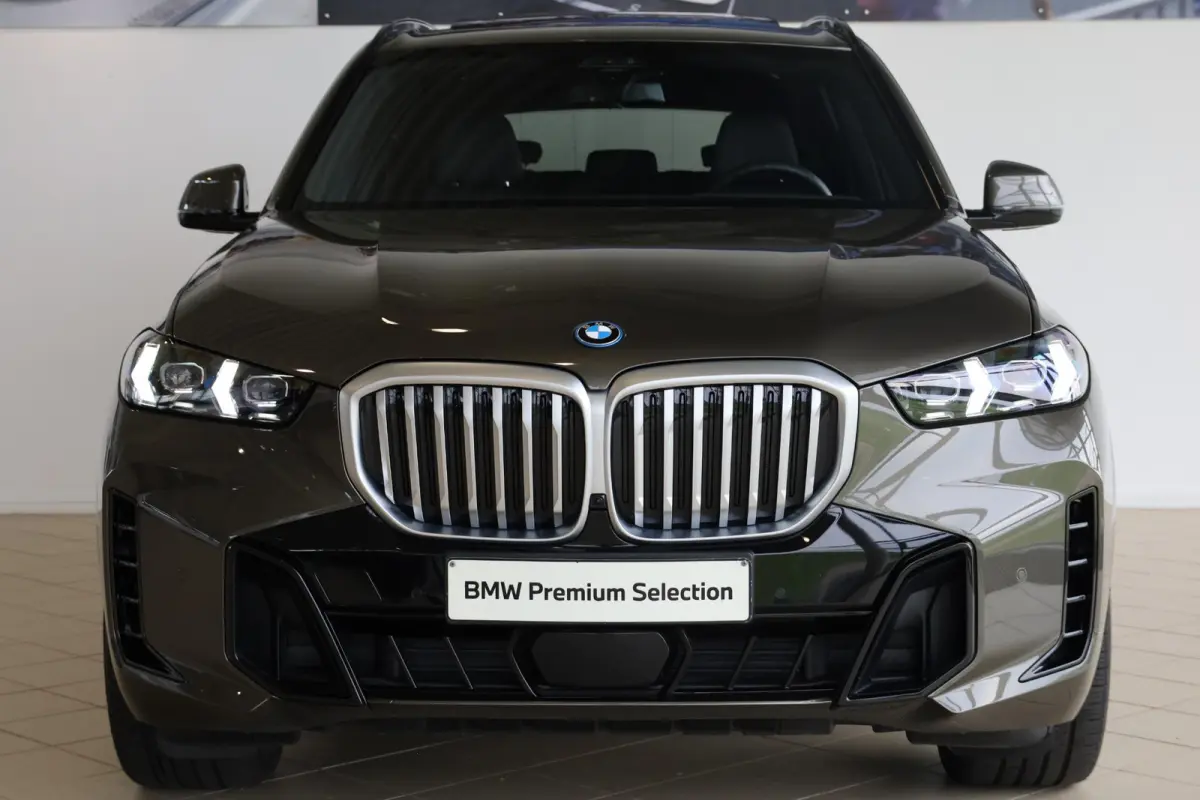 xDrive50e | M Sportpakket | Panoramadak | Driving Assistant | Harman/Kardon | Trekhaak