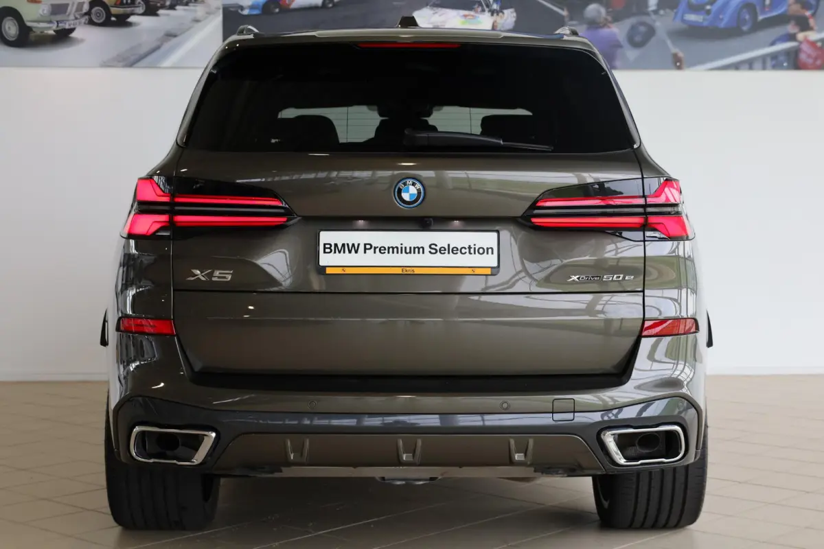 xDrive50e | M Sportpakket | Panoramadak | Driving Assistant | Harman/Kardon | Trekhaak
