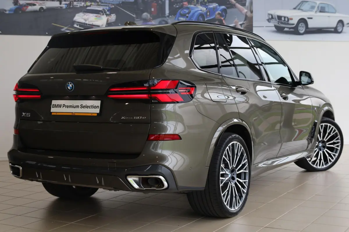 xDrive50e | M Sportpakket | Panoramadak | Driving Assistant | Harman/Kardon | Trekhaak