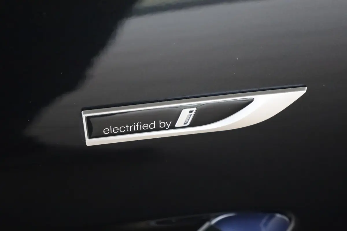 xDrive30e | M Sportpakket | Stoelverwarming | HiFi