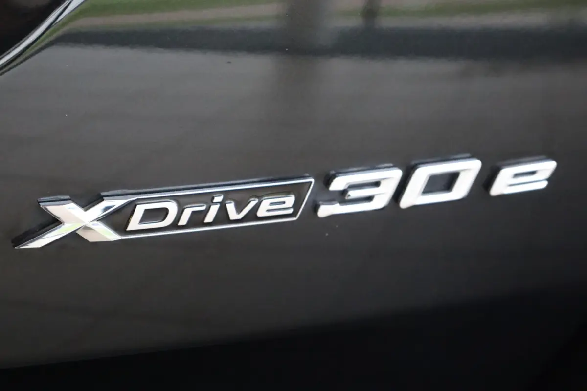 xDrive30e | M Sportpakket | Stoelverwarming | HiFi