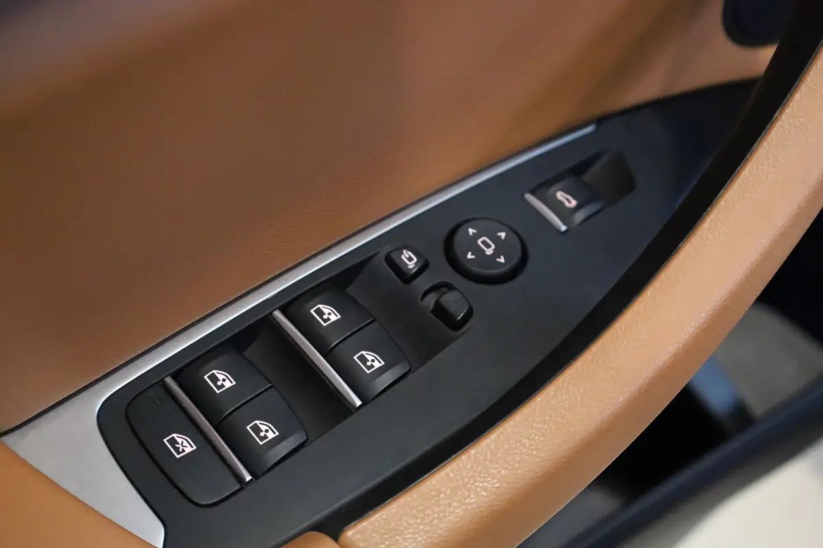 xDrive30e | M Sportpakket | Stoelverwarming | HiFi