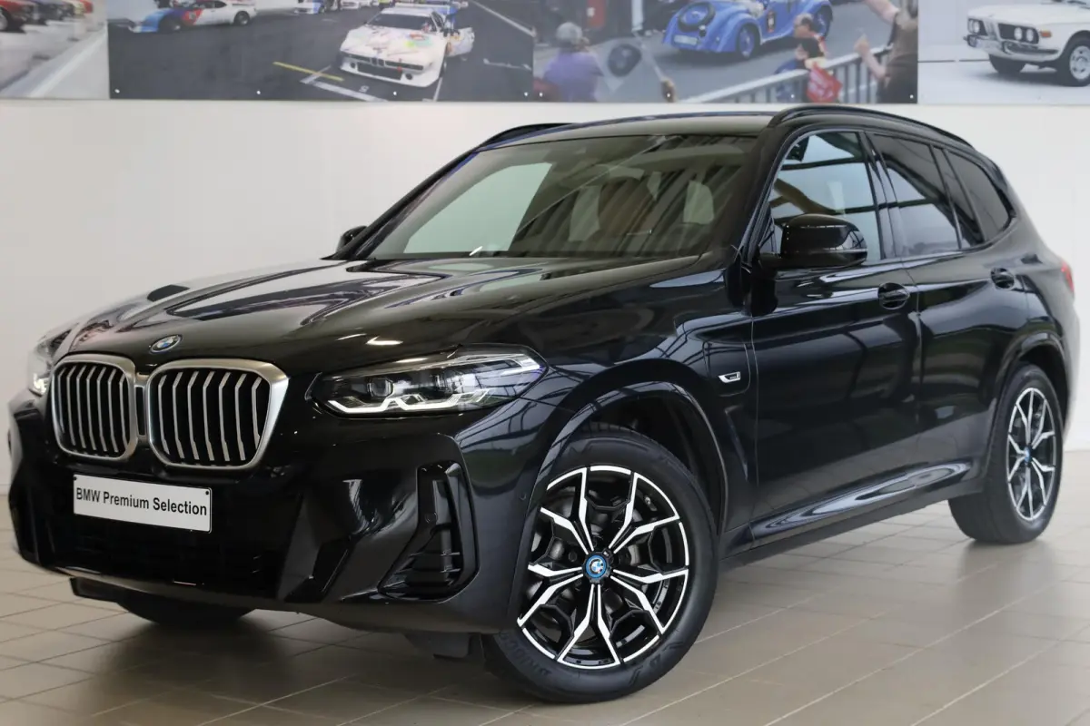 xDrive30e | M Sportpakket | Stoelverwarming | HiFi