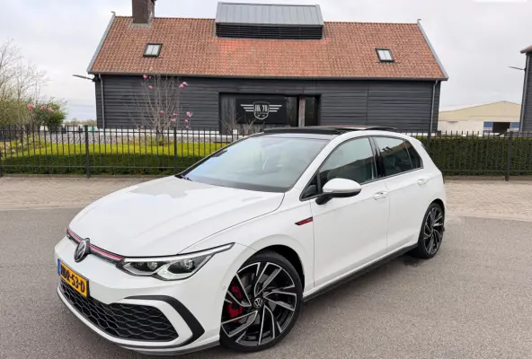 2.0 TSI GTI Panoramadak Leer Stoelverwarming/Verkoeling Camera Keyless entry