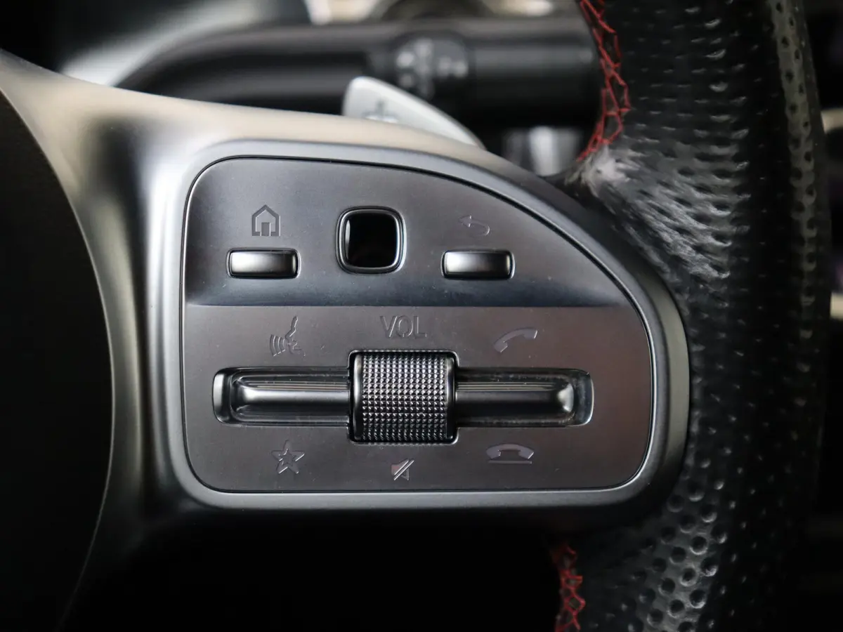 AMG 35 4MATIC Premium Plus
