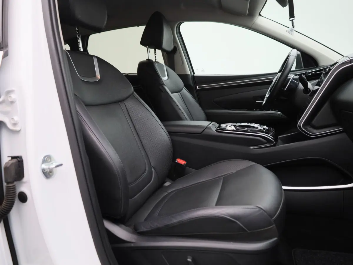 1.6 T-GDI PHEV Premium 4WD | LMV | Automaat| Navigatie | Leder | Stoel/Stuur verwarming | Stoel koeling | Virtual cockpit | Cruise control | Apple carplay | Climate control | Camera | Parkee