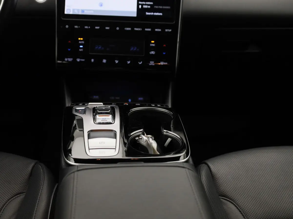 1.6 T-GDI PHEV Premium 4WD | LMV | Automaat| Navigatie | Leder | Stoel/Stuur verwarming | Stoel koeling | Virtual cockpit | Cruise control | Apple carplay | Climate control | Camera | Parkee