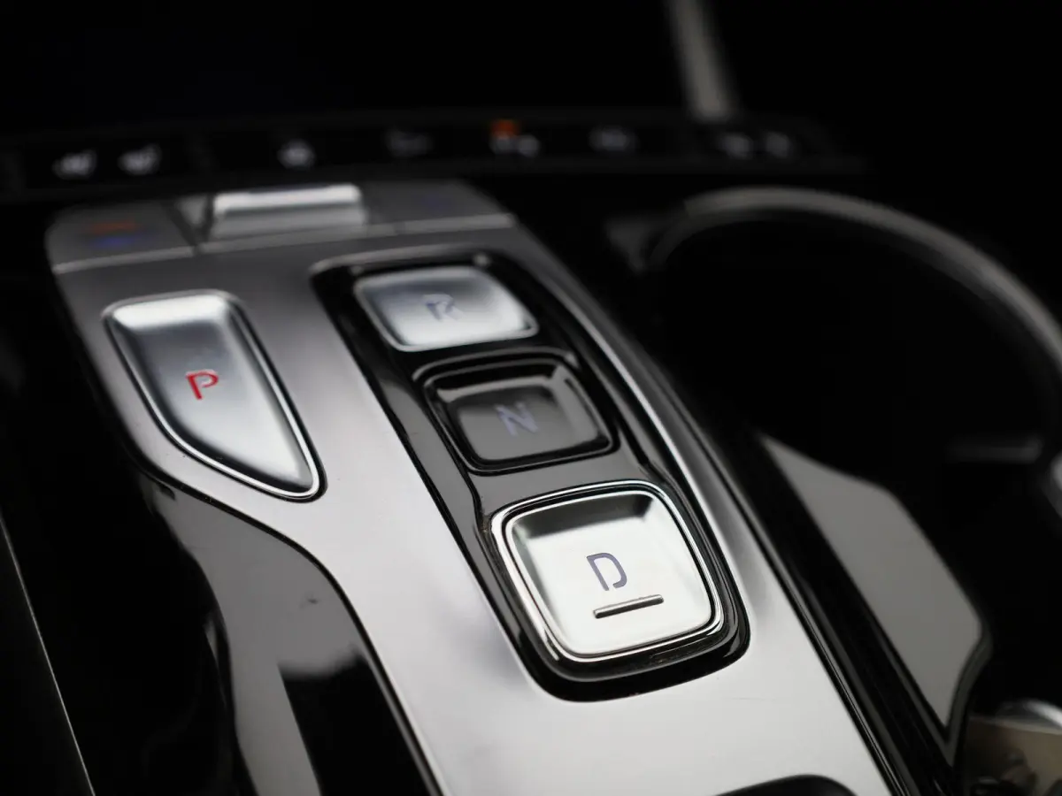 1.6 T-GDI PHEV Premium 4WD | LMV | Automaat| Navigatie | Leder | Stoel/Stuur verwarming | Stoel koeling | Virtual cockpit | Cruise control | Apple carplay | Climate control | Camera | Parkee