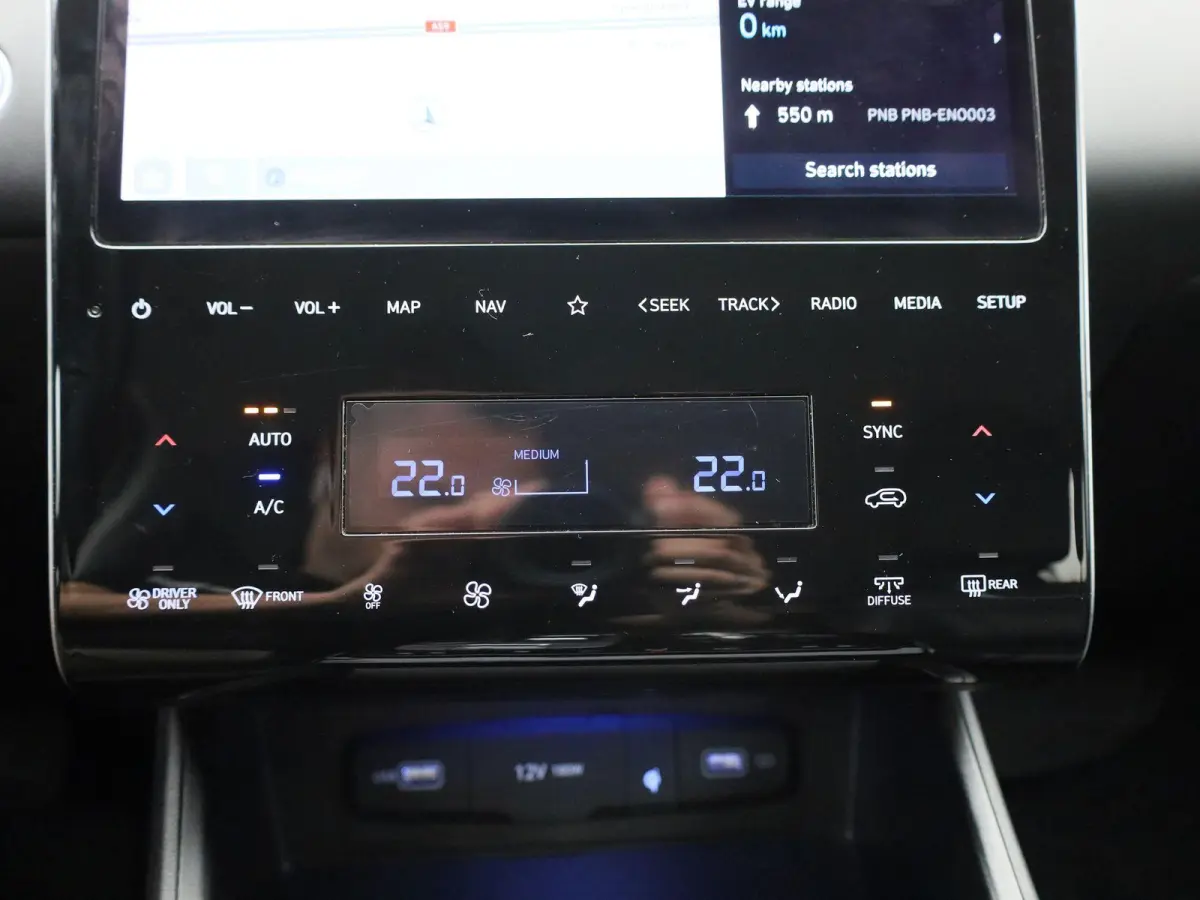 1.6 T-GDI PHEV Premium 4WD | LMV | Automaat| Navigatie | Leder | Stoel/Stuur verwarming | Stoel koeling | Virtual cockpit | Cruise control | Apple carplay | Climate control | Camera | Parkee